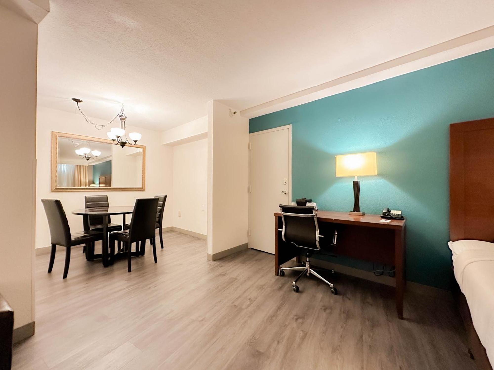 Comfort Inn & Suites Kissimmee By The Parks Four Corners Екстер'єр фото